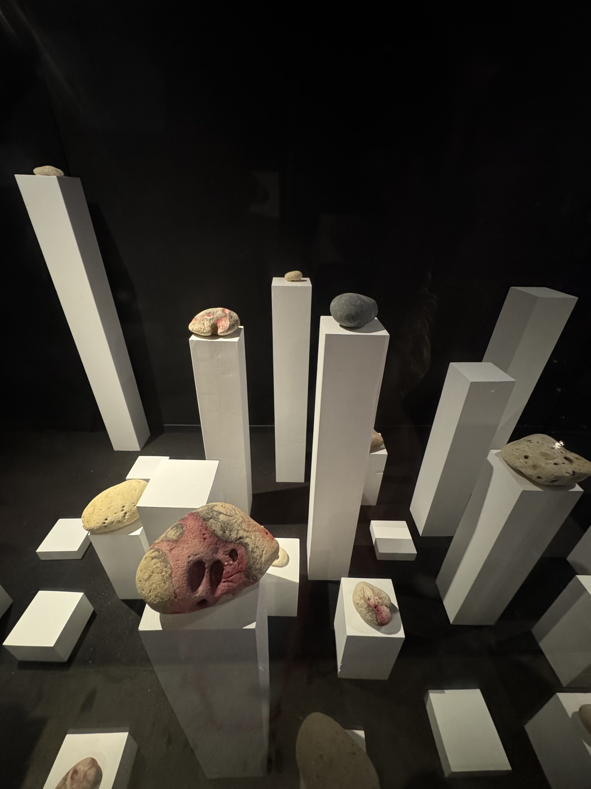 La Chausse_e des Geantes 3, vue 2 Vitrine des Essais, Bordeaux, 2026